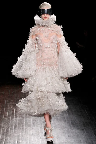Look 23